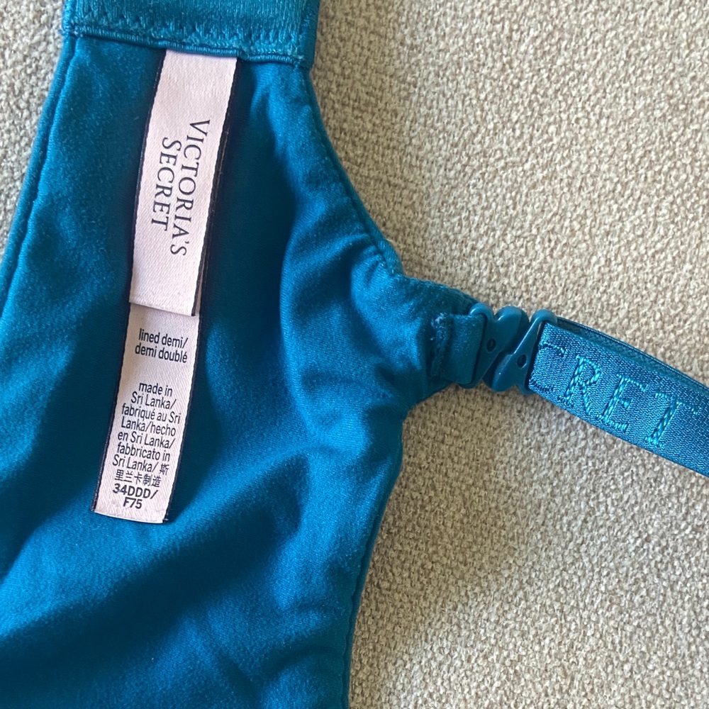 Sale! Victoria's Secret Vibrant Blue Lace Bra, lined Demi underwire 34DDD - Picture 4 of 15